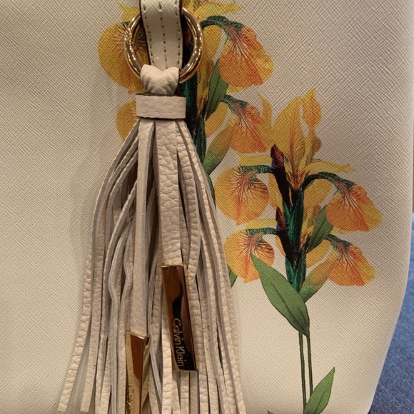 Calvin Klein White Purse - Picture 9 of 11